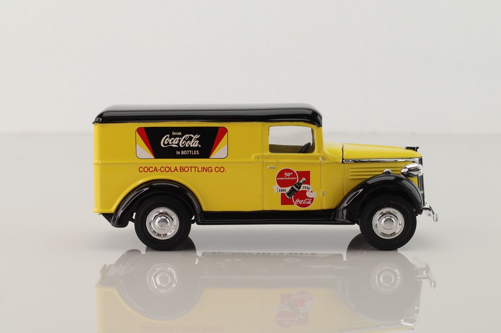 Matchbox Collectibles YYM92014; 1937 GMC Van; Drink Coca Cola in Bottles